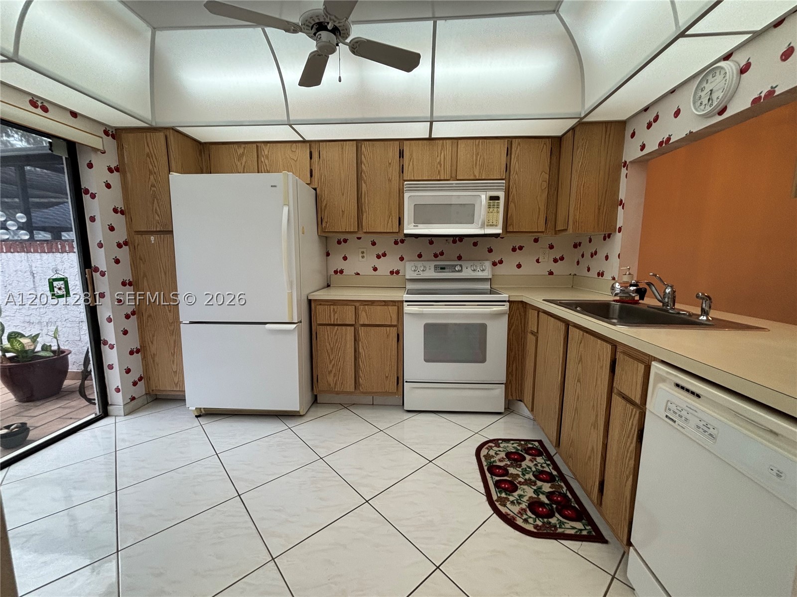 WEDGEWOOD CONDOMINIUM - Residential Lease