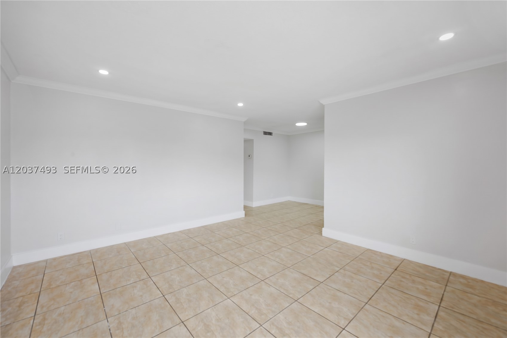 HOLLYWOOD HILLS - Residential Lease