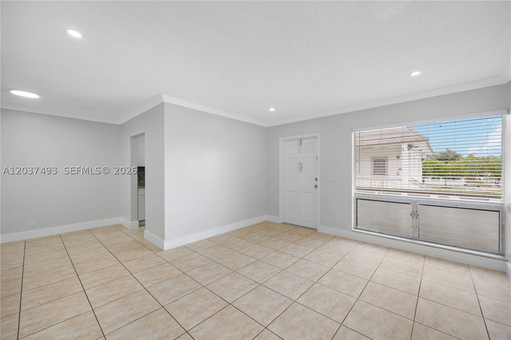 HOLLYWOOD HILLS - Residential Lease
