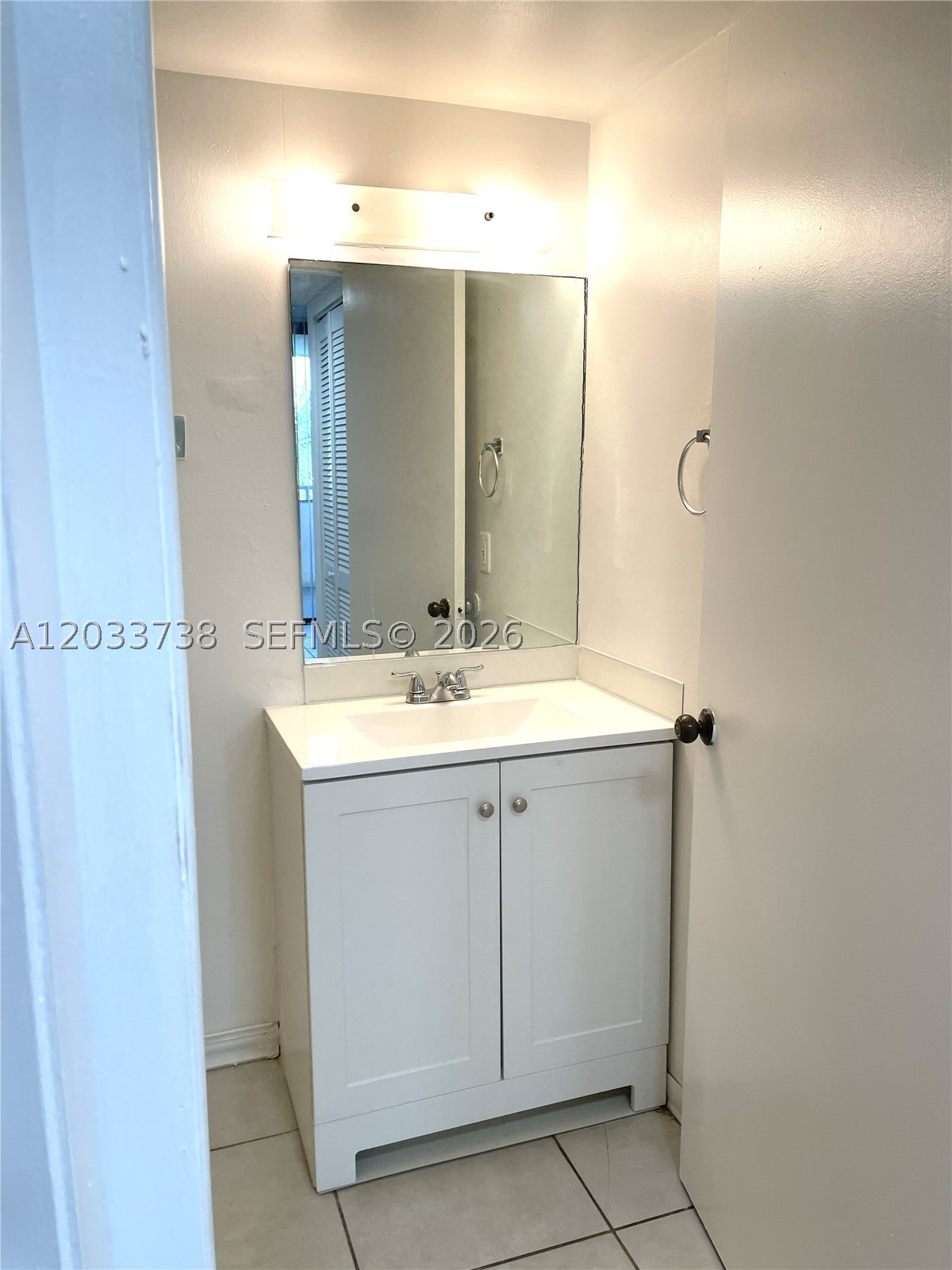 VERABELLA FALLS CONDO - Residential Lease