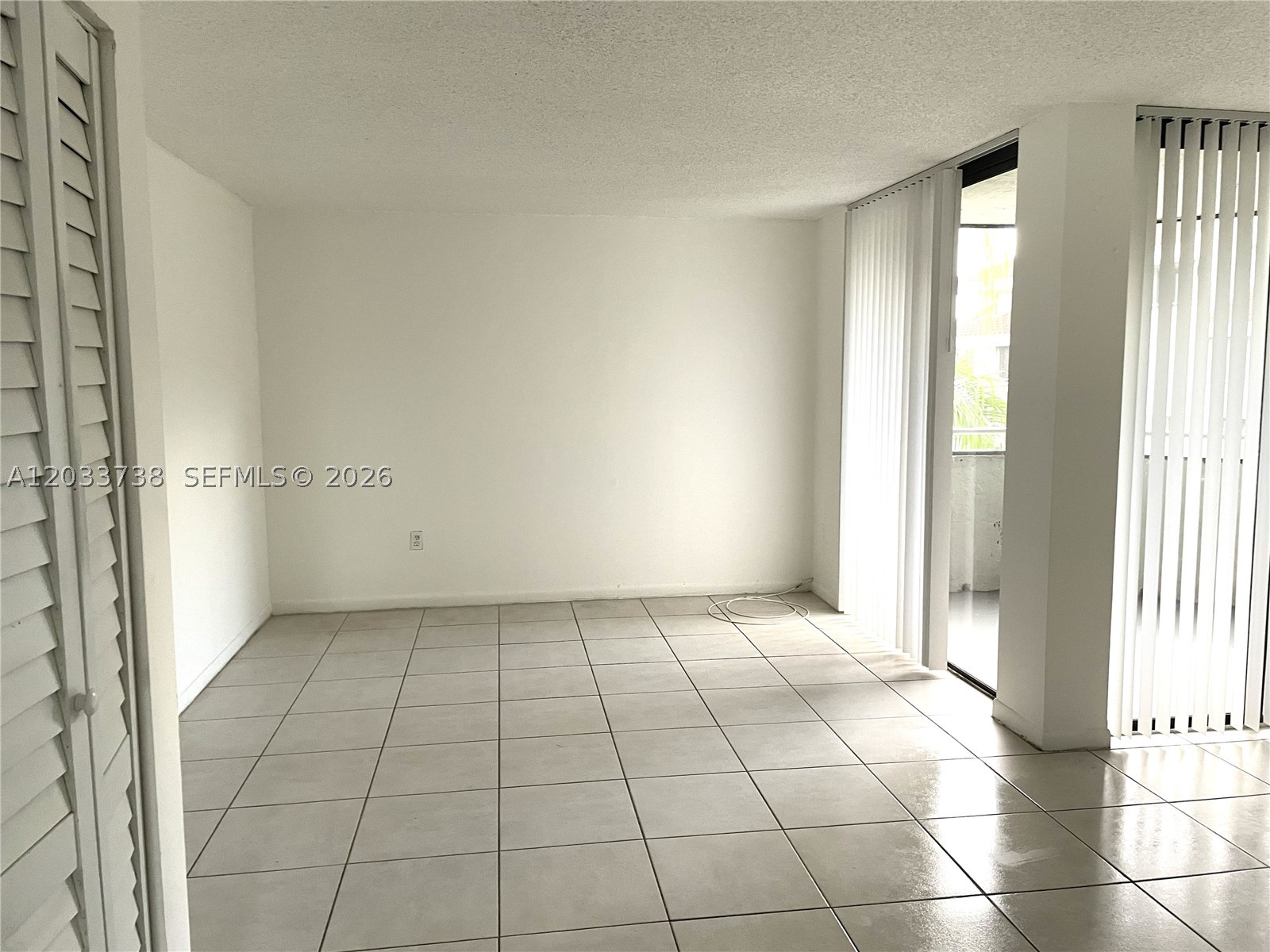 VERABELLA FALLS CONDO - Residential Lease