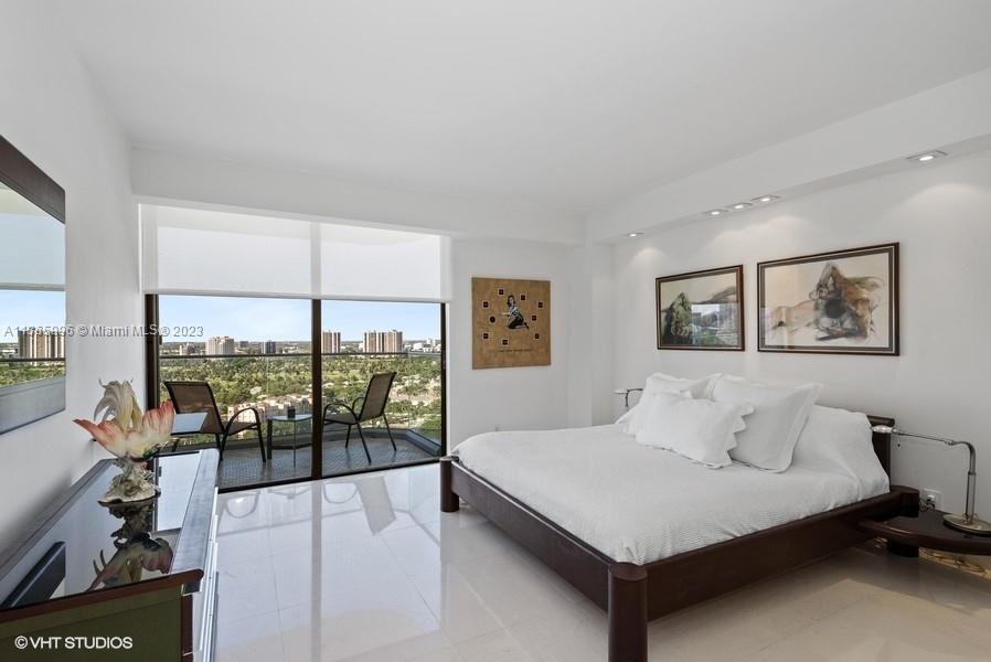 TURNBERRY ISLE CONDO - Residential Lease