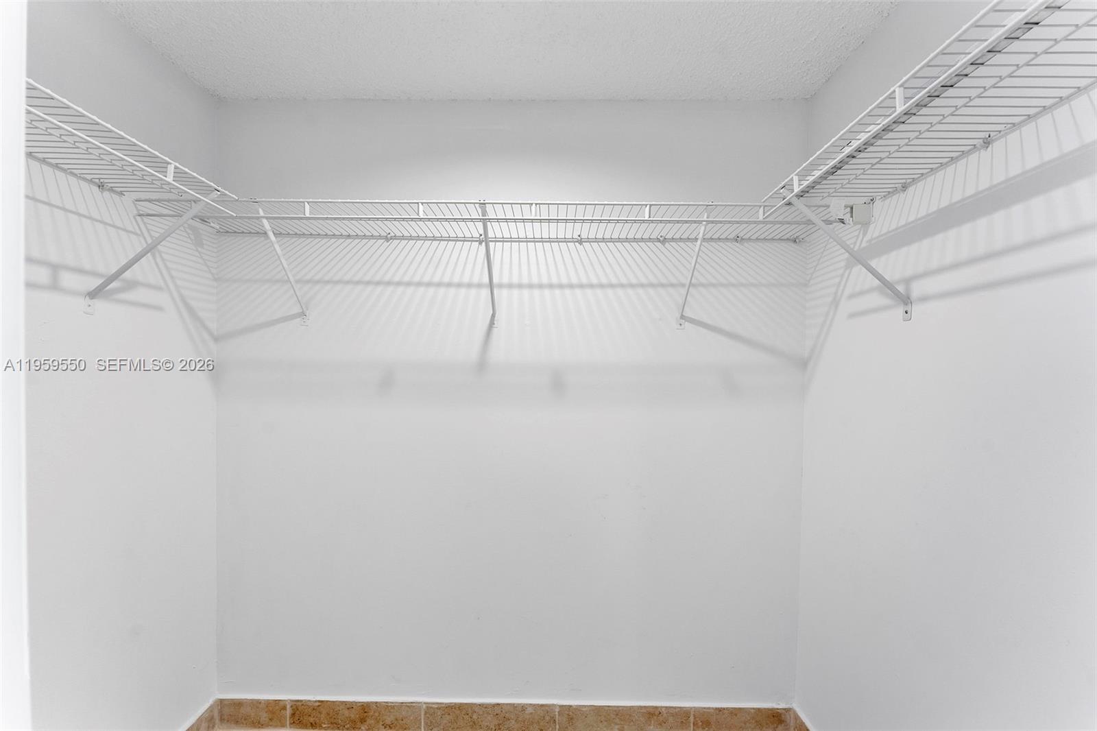 LAKE WINDWOOD CONDO - Residential