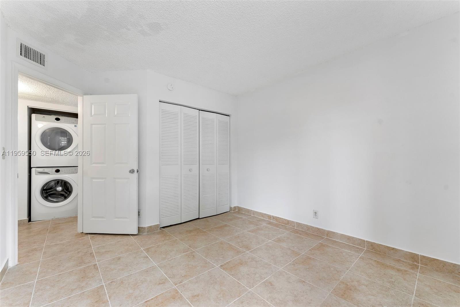 LAKE WINDWOOD CONDO - Residential
