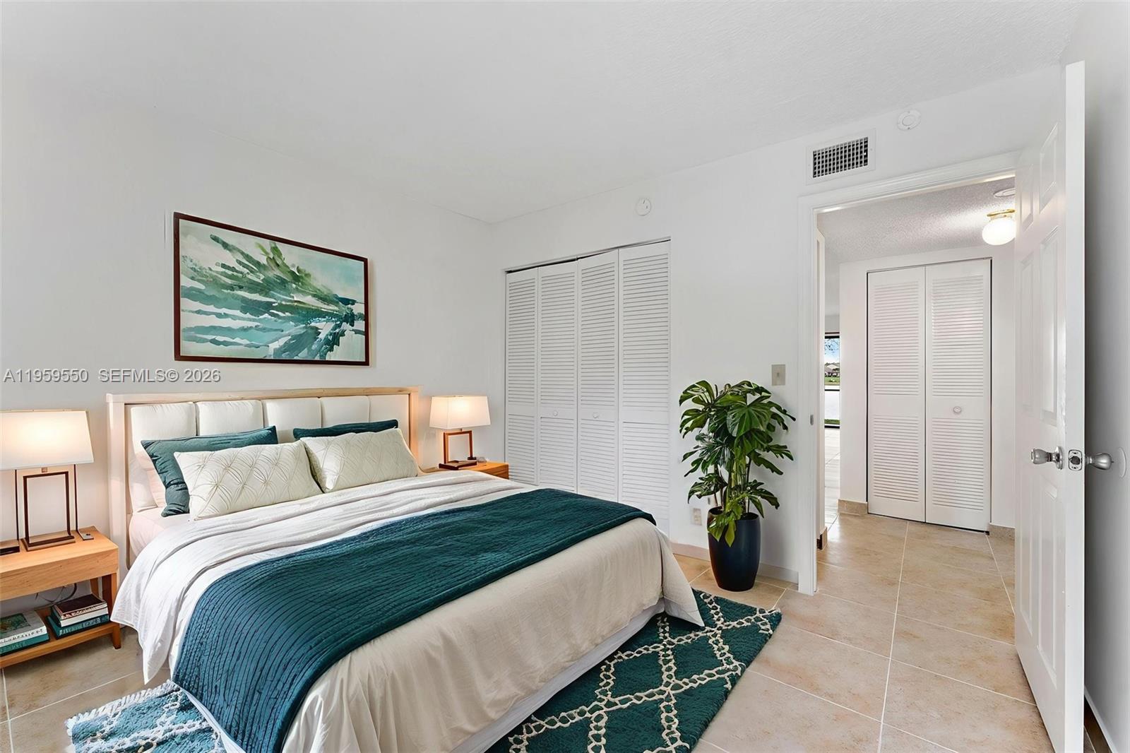 LAKE WINDWOOD CONDO - Residential