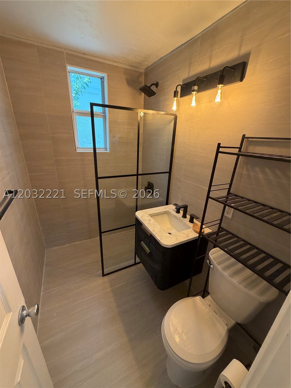 THE ABBOTT CONDO - Residential