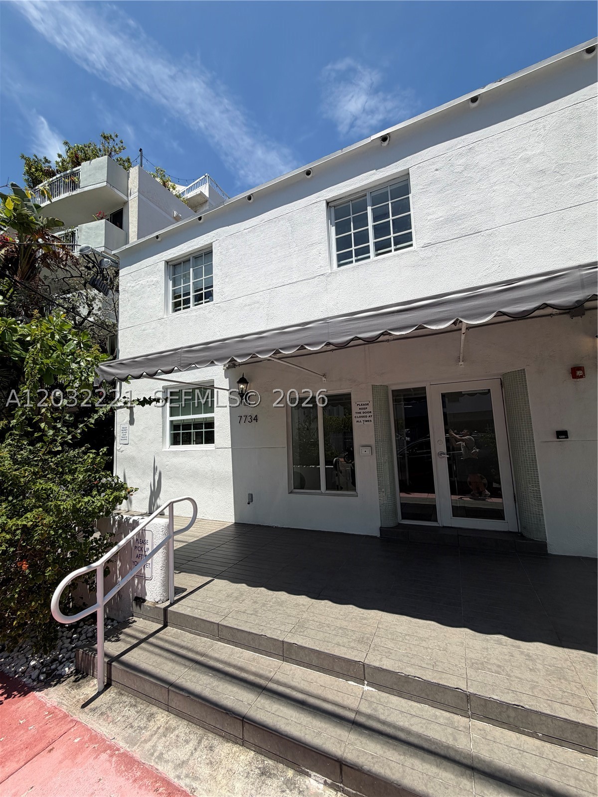 THE ABBOTT CONDO - Residential