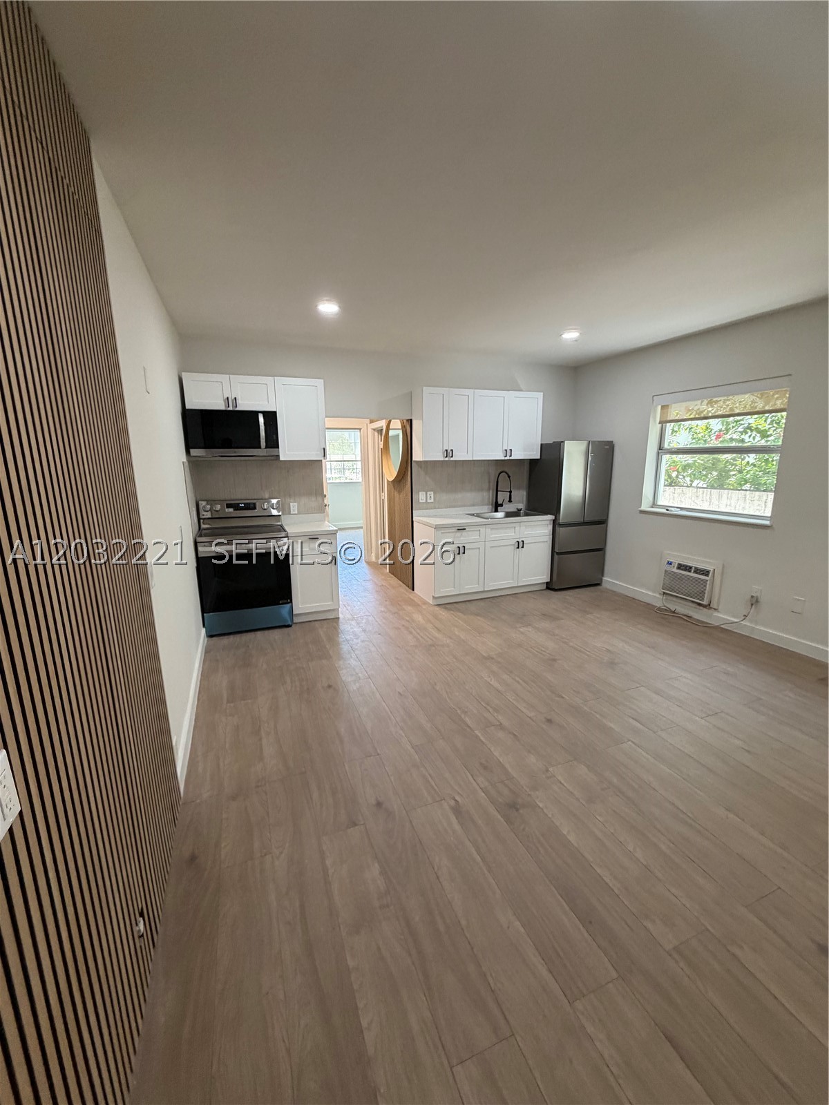 THE ABBOTT CONDO - Residential