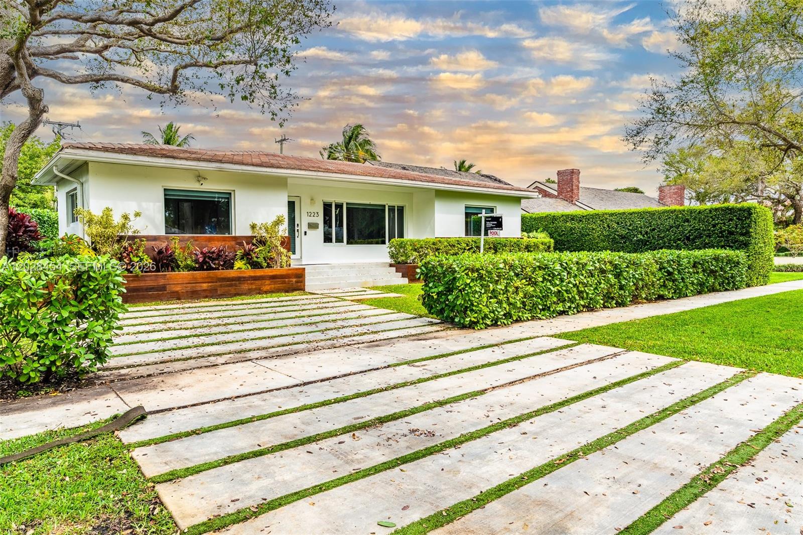 BAY BREEZE SEC MIAMI SHOR - Residential