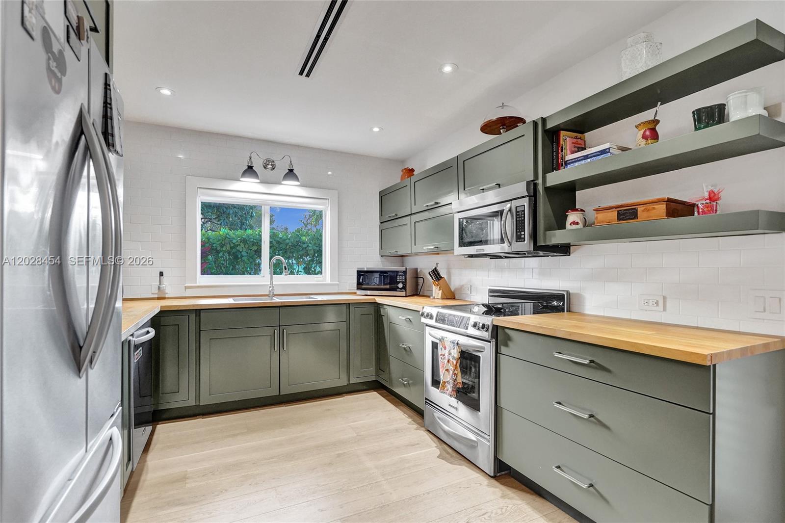 BAY BREEZE SEC MIAMI SHOR - Residential