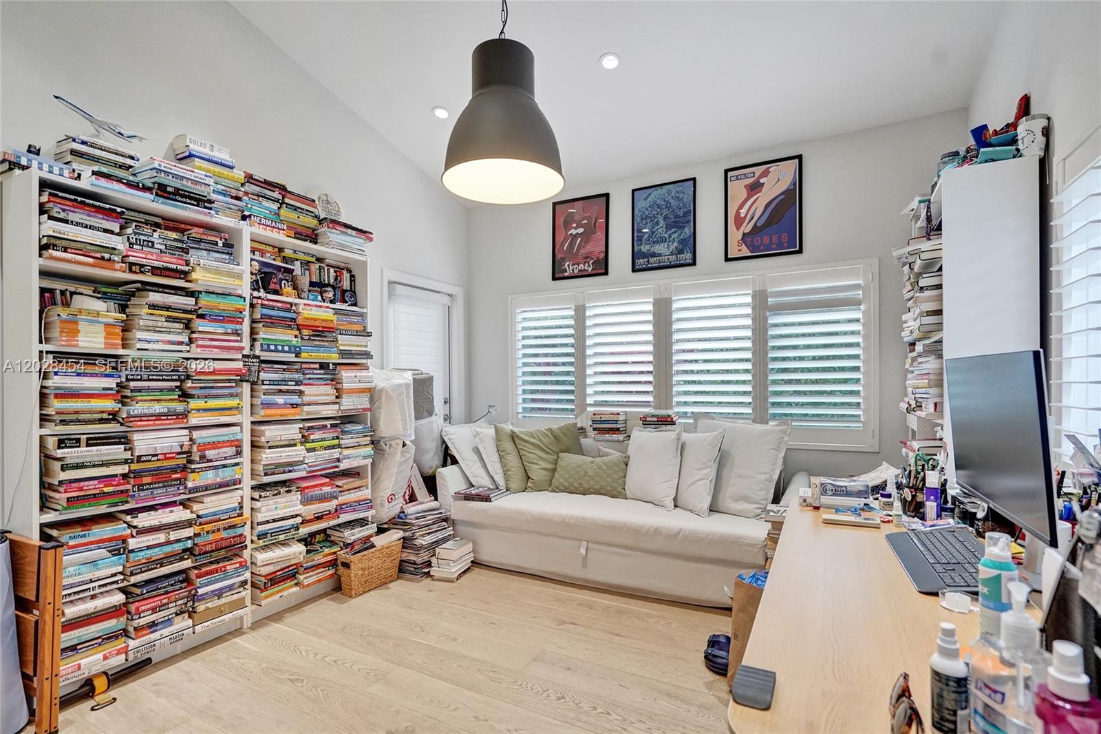 BAY BREEZE SEC MIAMI SHOR - Residential