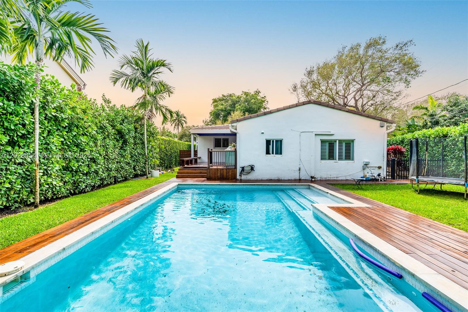 BAY BREEZE SEC MIAMI SHOR - Residential