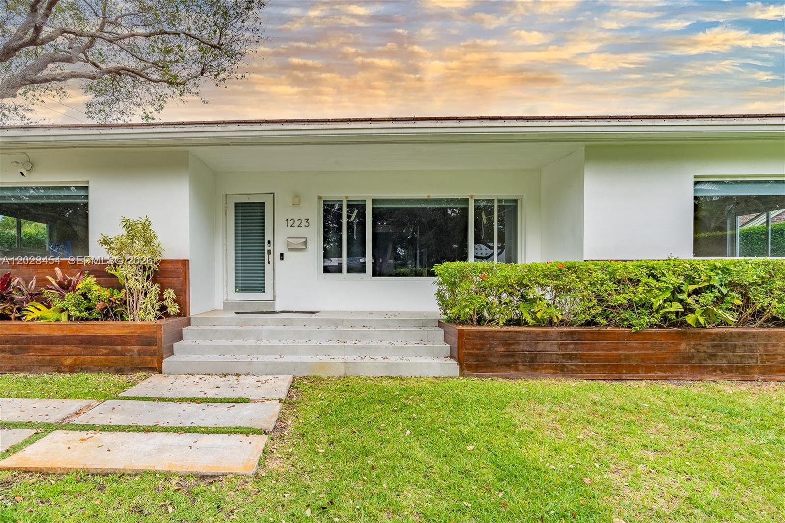 BAY BREEZE SEC MIAMI SHOR - Residential