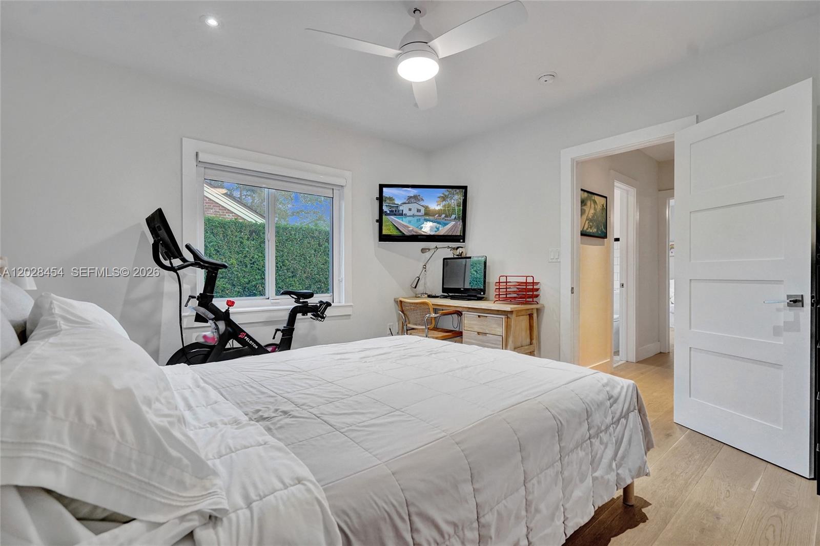 BAY BREEZE SEC MIAMI SHOR - Residential