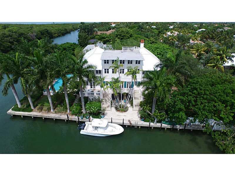 Welcome to Paradise..Absolutely Breathtaking,Amazing and Spectacular.. This is the perfect dream come true for any family.This home is an absolute "Jewel".It has everything you need:Living room,formal dining room,gorgeous kitchen with a wonderful family r oom,5 Bedrooms+Staff, elevator,wine cellar,gym,terraces over looking beautiful pines canal,garage for several cars and an incredible pool and patio area.This waterfront residence has a unique feature that it has water on 2 sides...It is a must see!!
