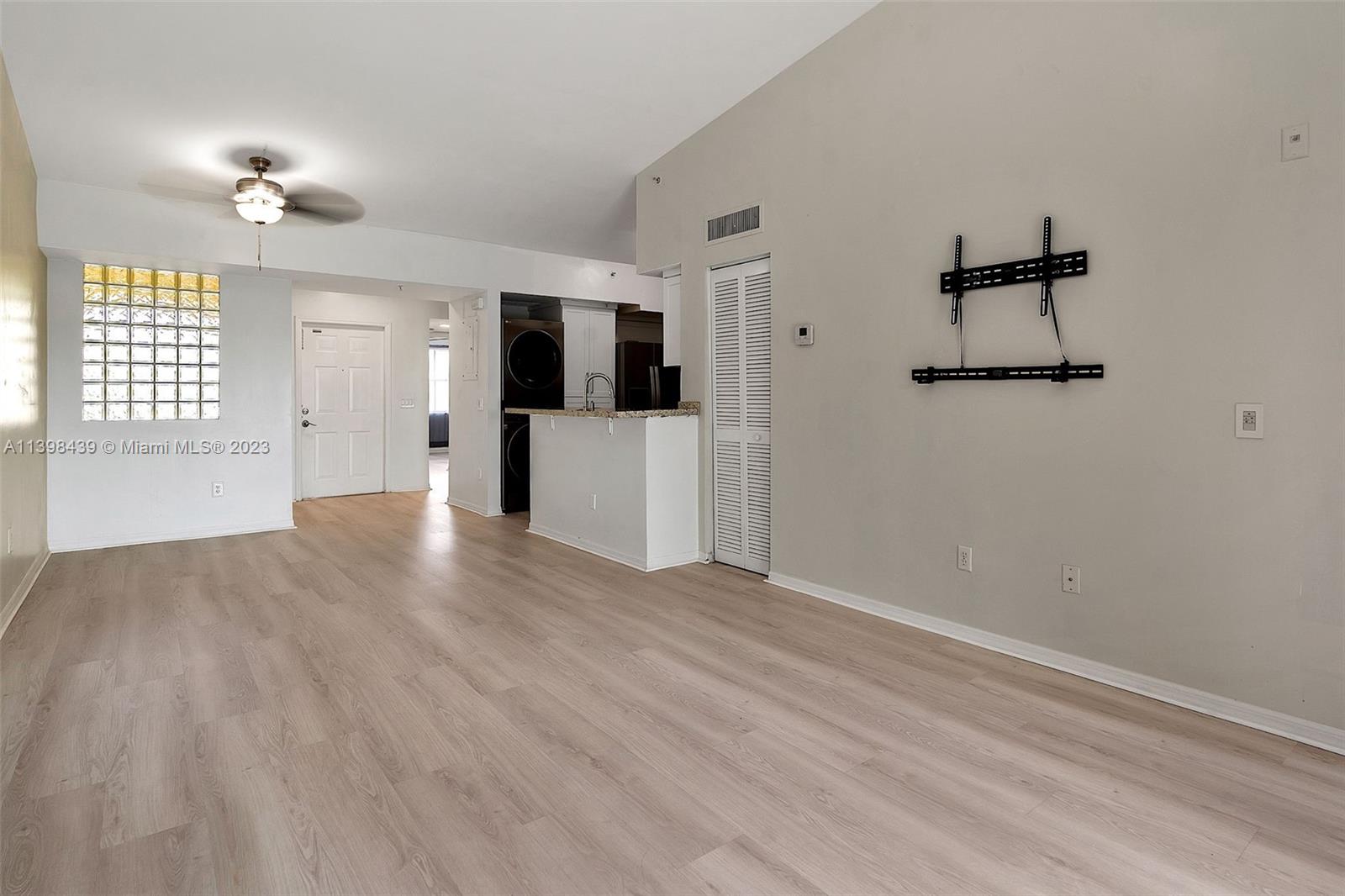 LA VIA CONDO - Residential