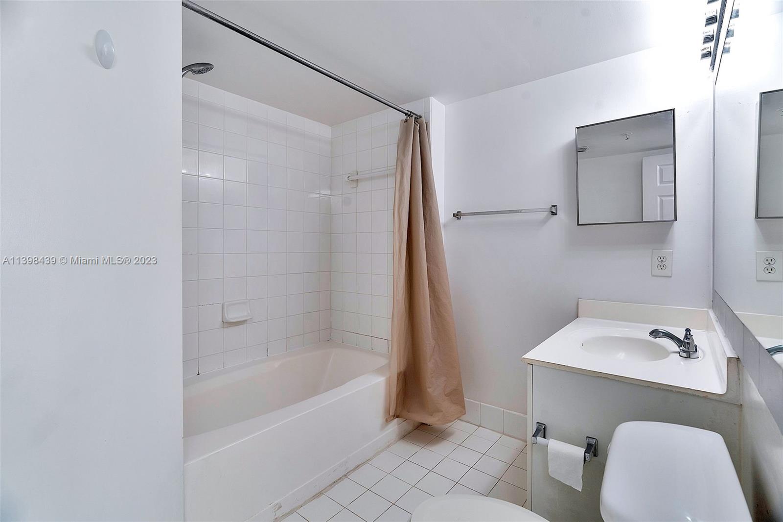 LA VIA CONDO - Residential