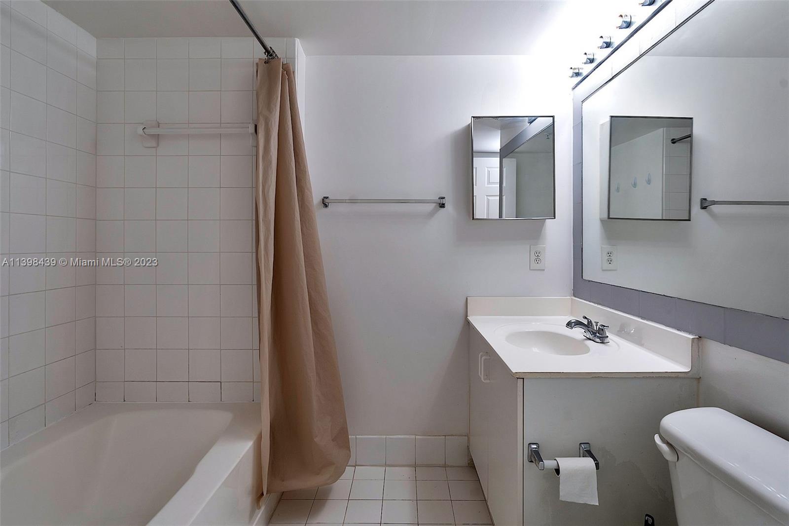 LA VIA CONDO - Residential