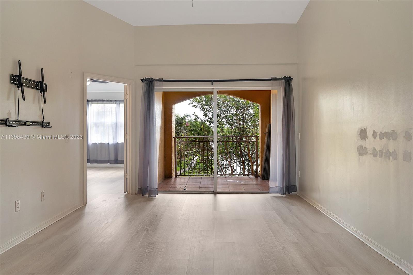 LA VIA CONDO - Residential