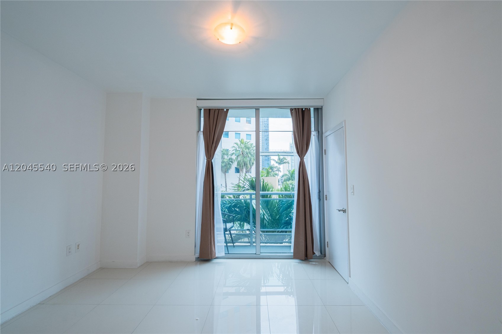 WIND CONDO - Residential