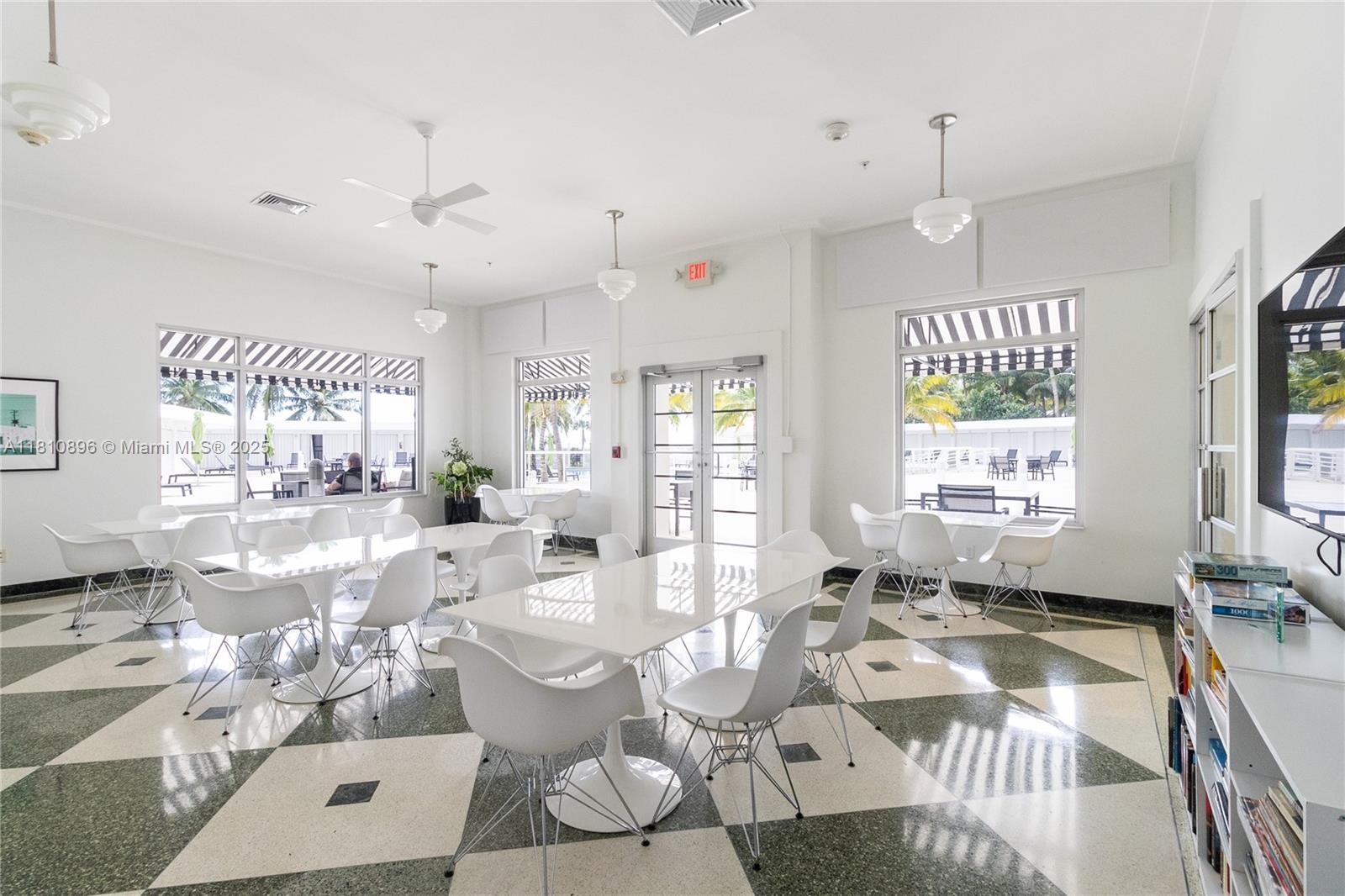 THE EXECUTIVE CONDO - Residential Lease