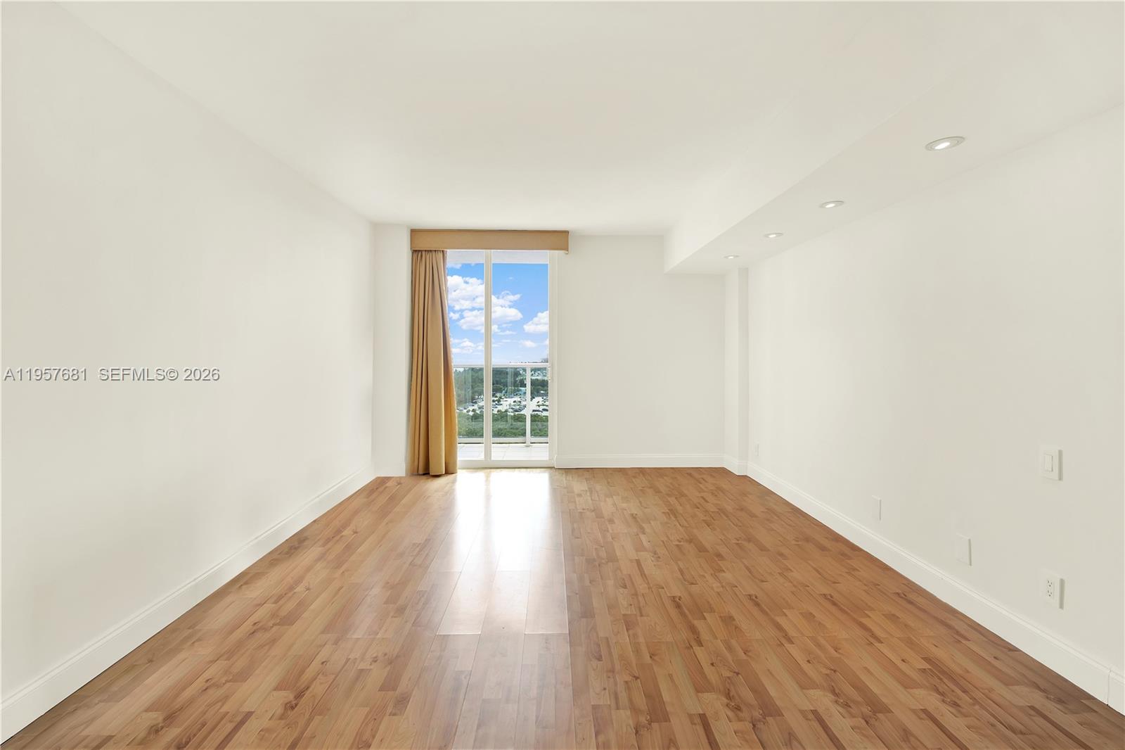 ARLEN HOUSE EAST CONDO - Residential