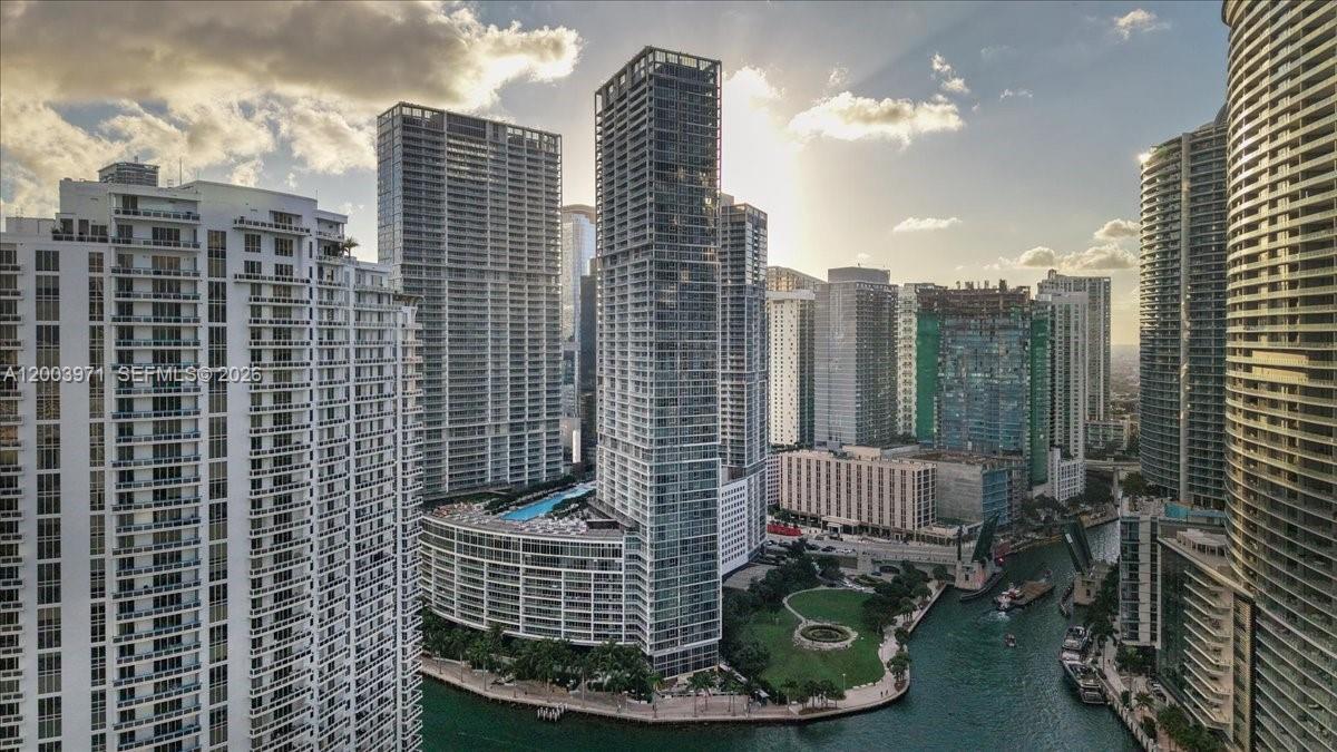 ICONBRICKELL CONDO NO 1 - Residential