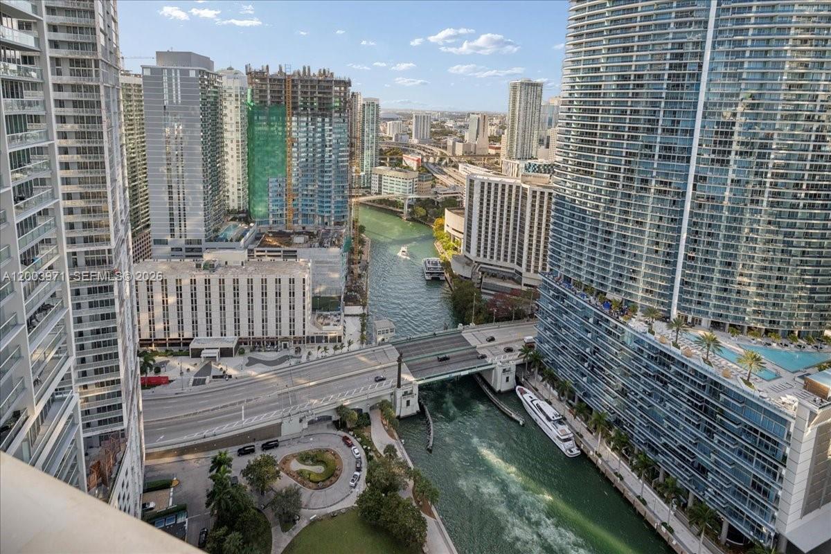 ICONBRICKELL CONDO NO 1 - Residential
