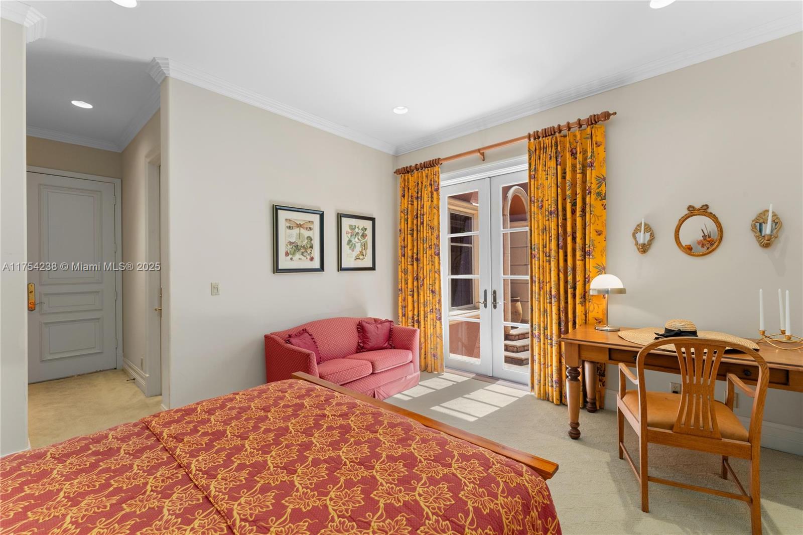 Hillsboro Mile - Residential