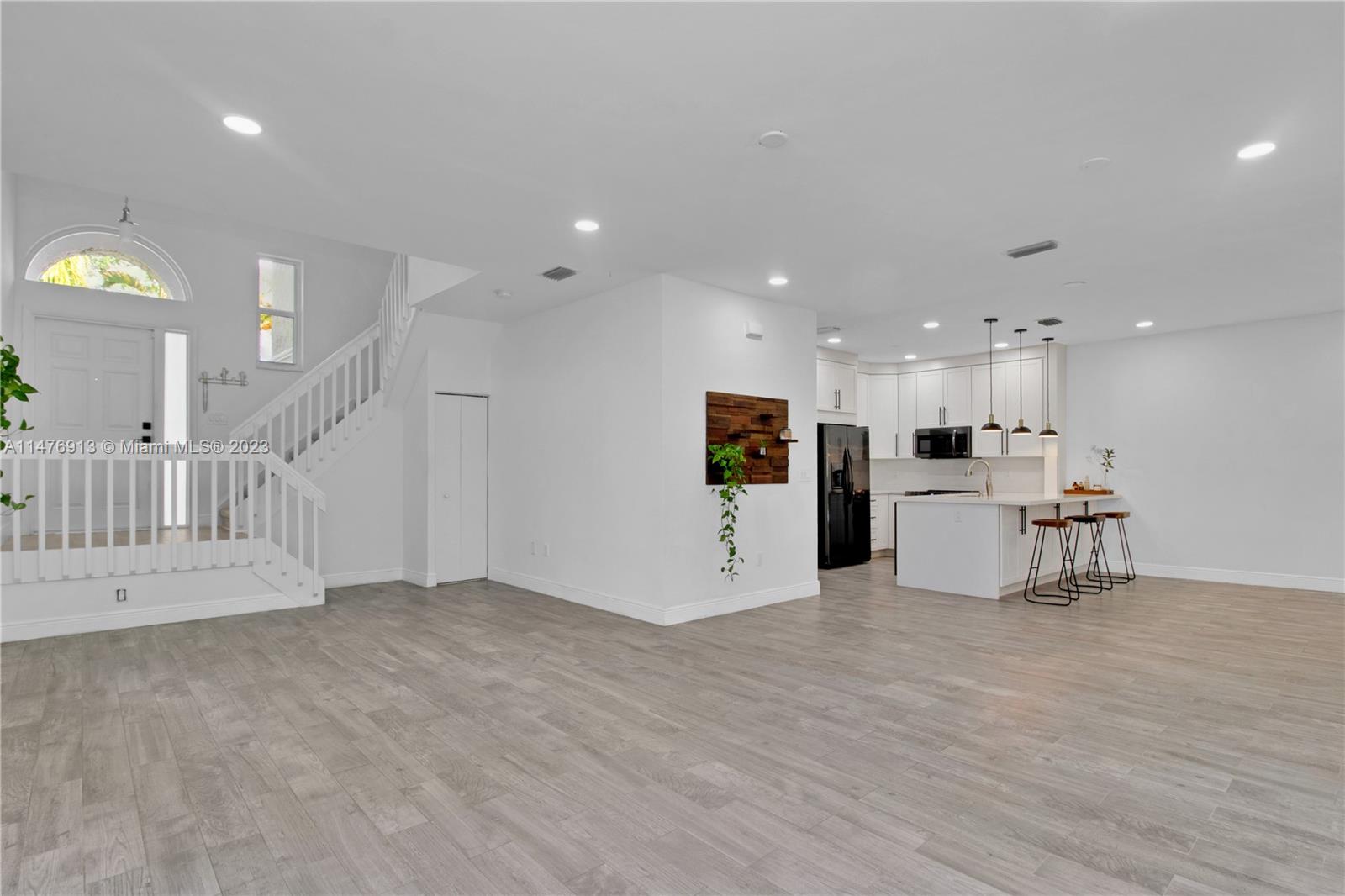 TOWNGATE - Residential Lease