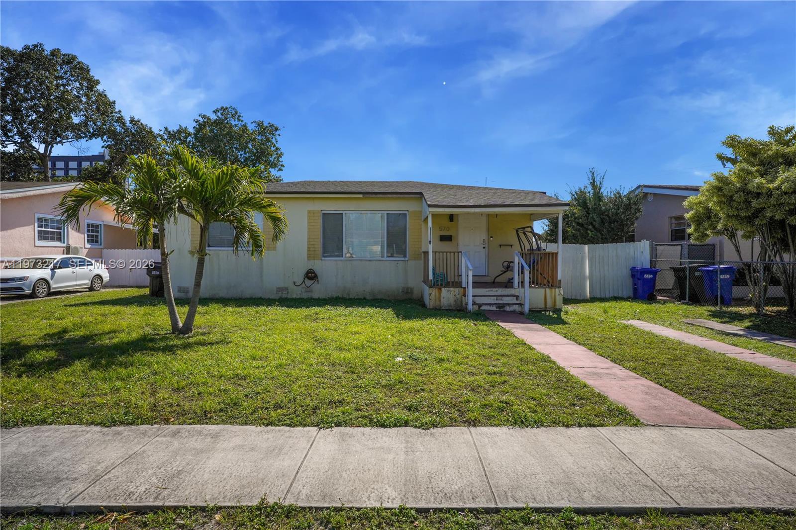 BEACH PLAZA - Residential