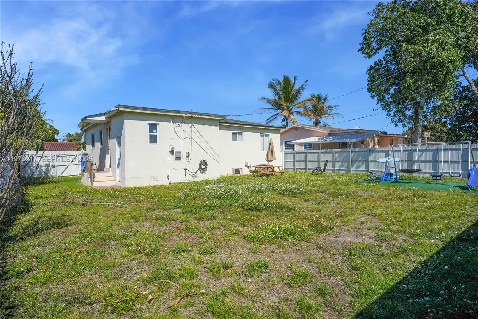 BEACH PLAZA - Residential