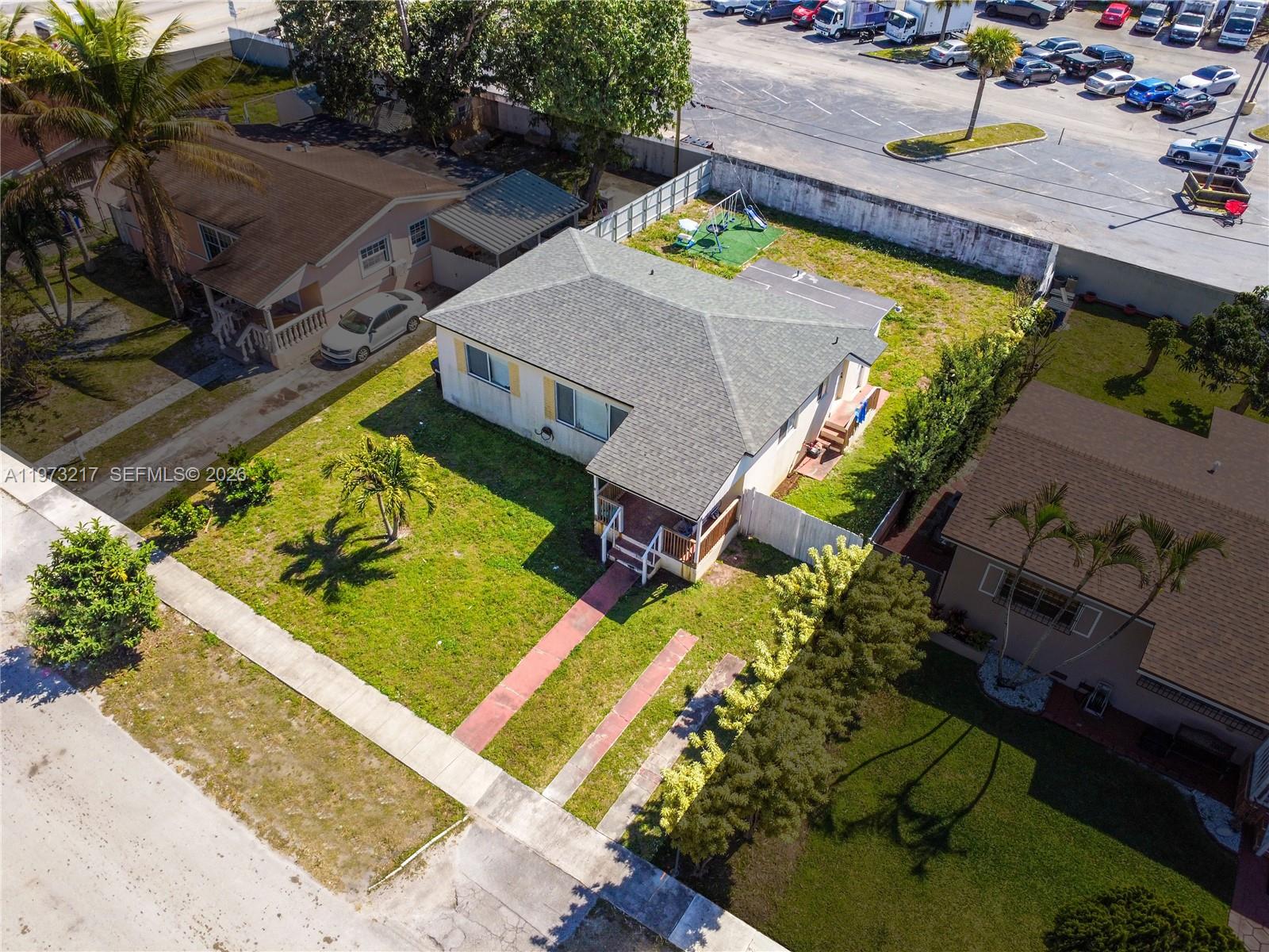 BEACH PLAZA - Residential