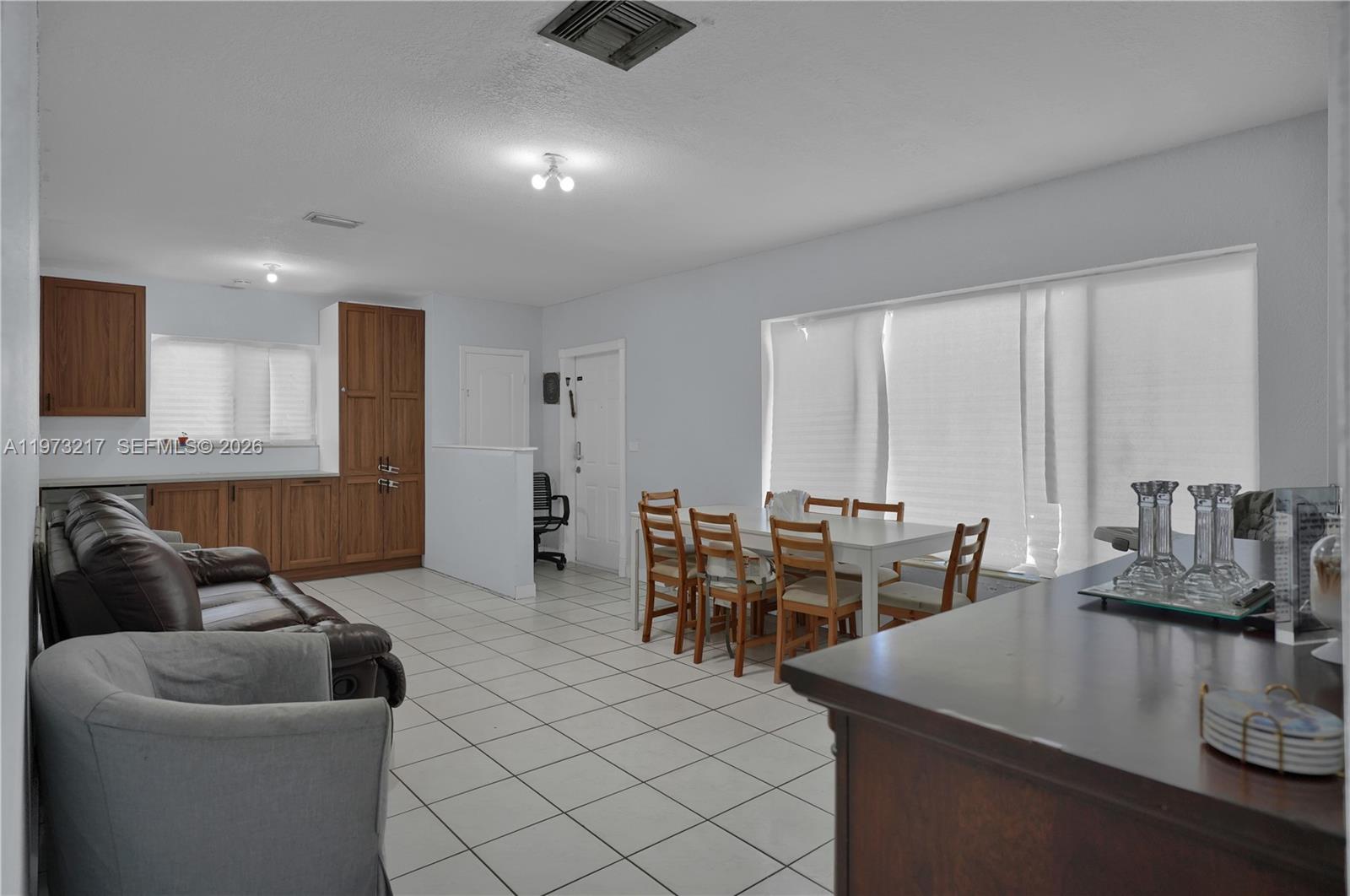 BEACH PLAZA - Residential