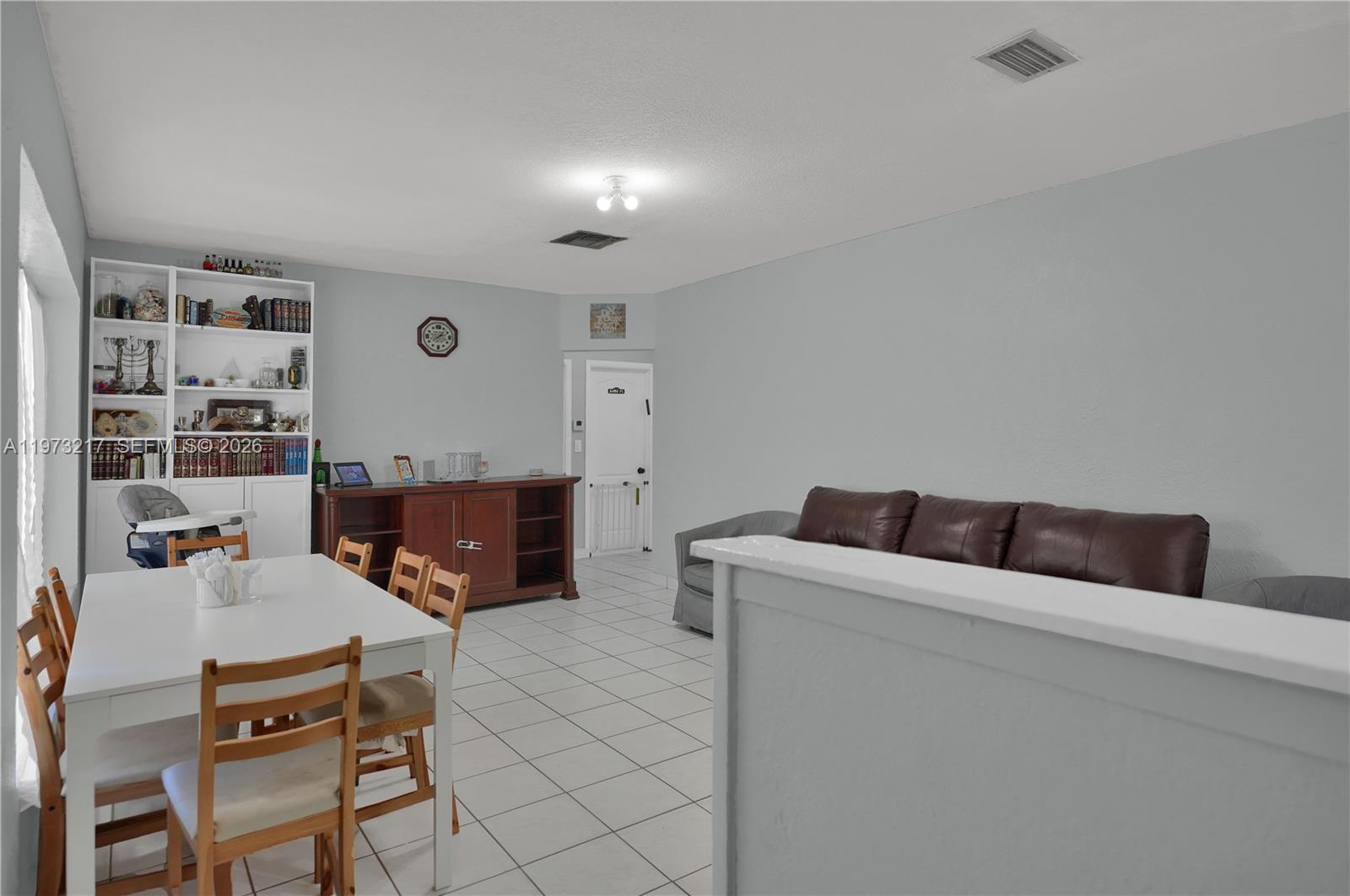 BEACH PLAZA - Residential