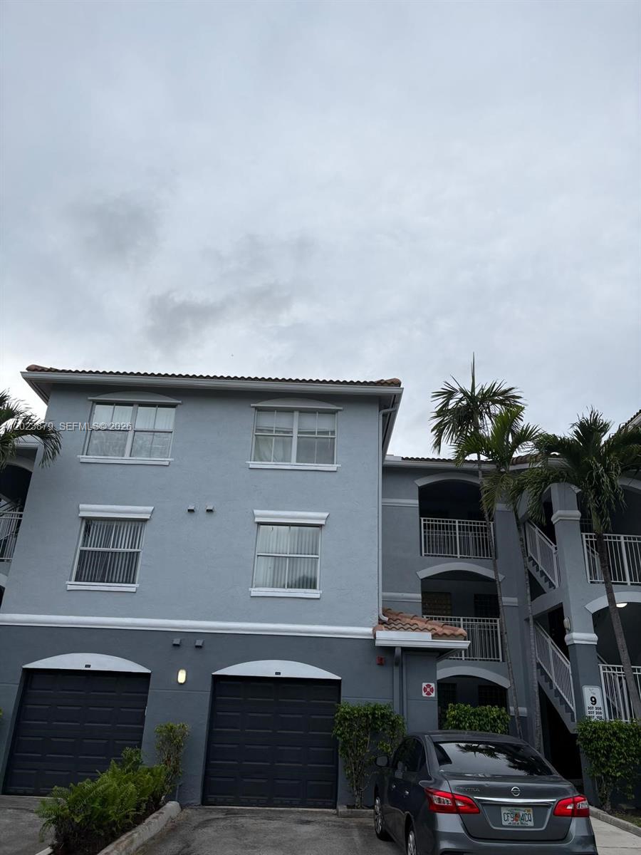 LA VIA CONDO - Residential
