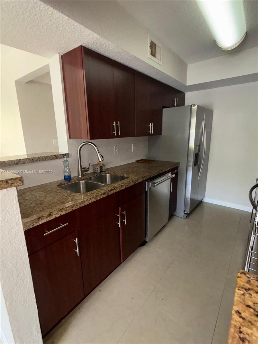 BISCAYNE BEACH CLUB CONDO - Residential Lease