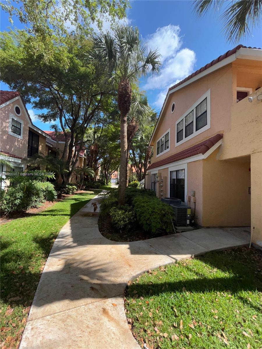 BISCAYNE BEACH CLUB CONDO - Residential Lease