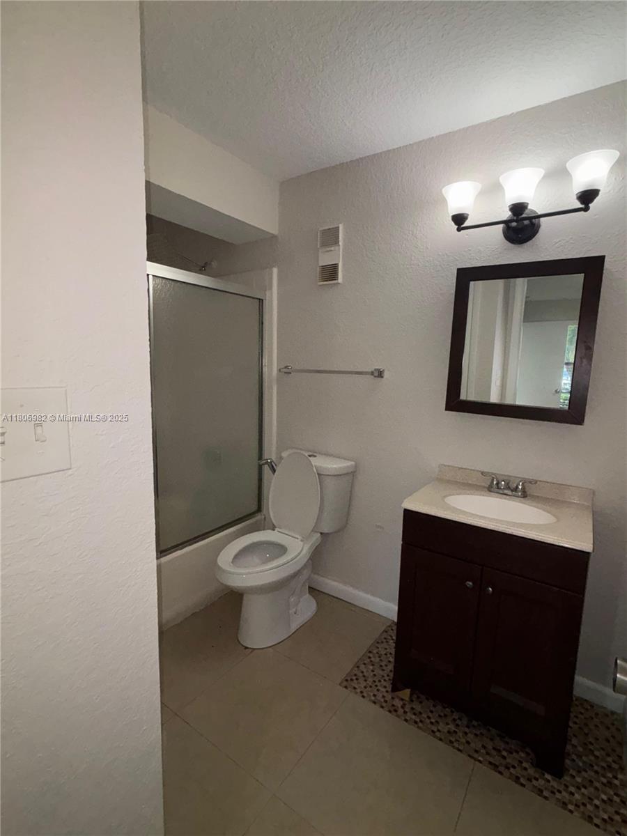 BISCAYNE BEACH CLUB CONDO - Residential Lease