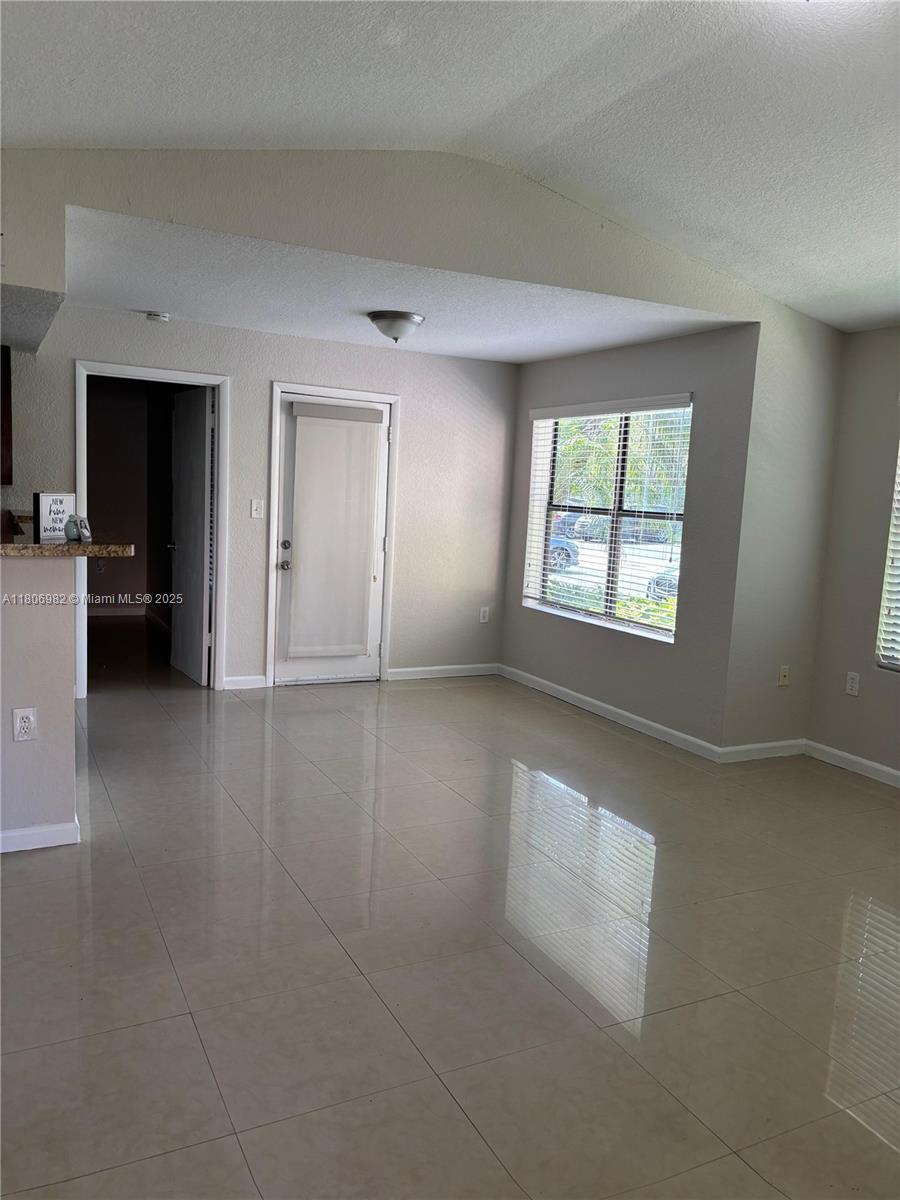 BISCAYNE BEACH CLUB CONDO - Residential Lease