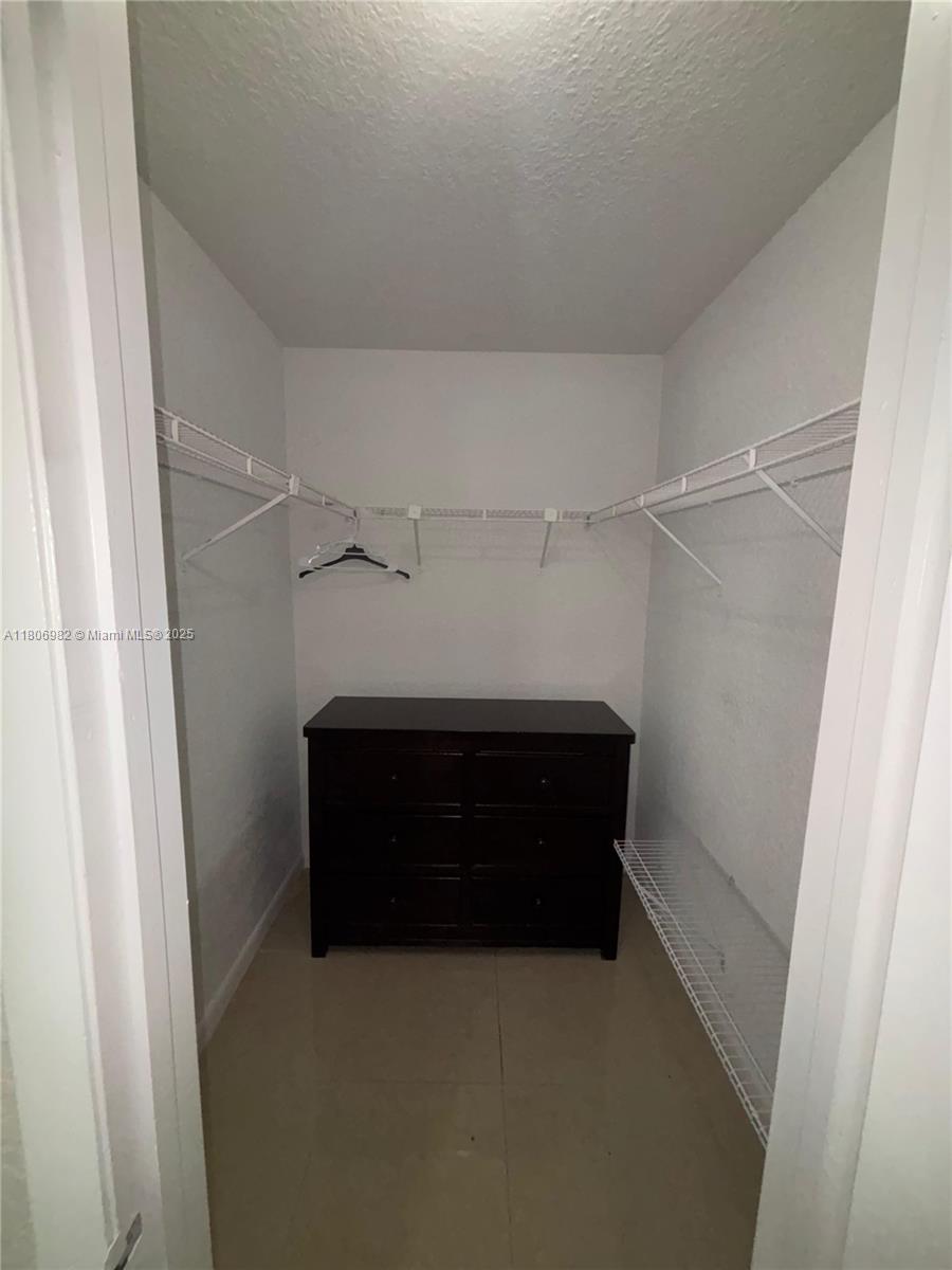 BISCAYNE BEACH CLUB CONDO - Residential Lease