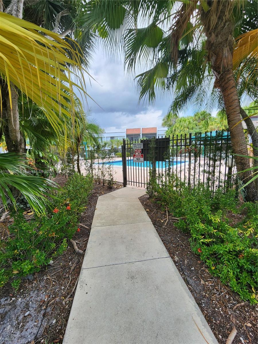 GARDENS AT BONAVENTURE 11 - Residential