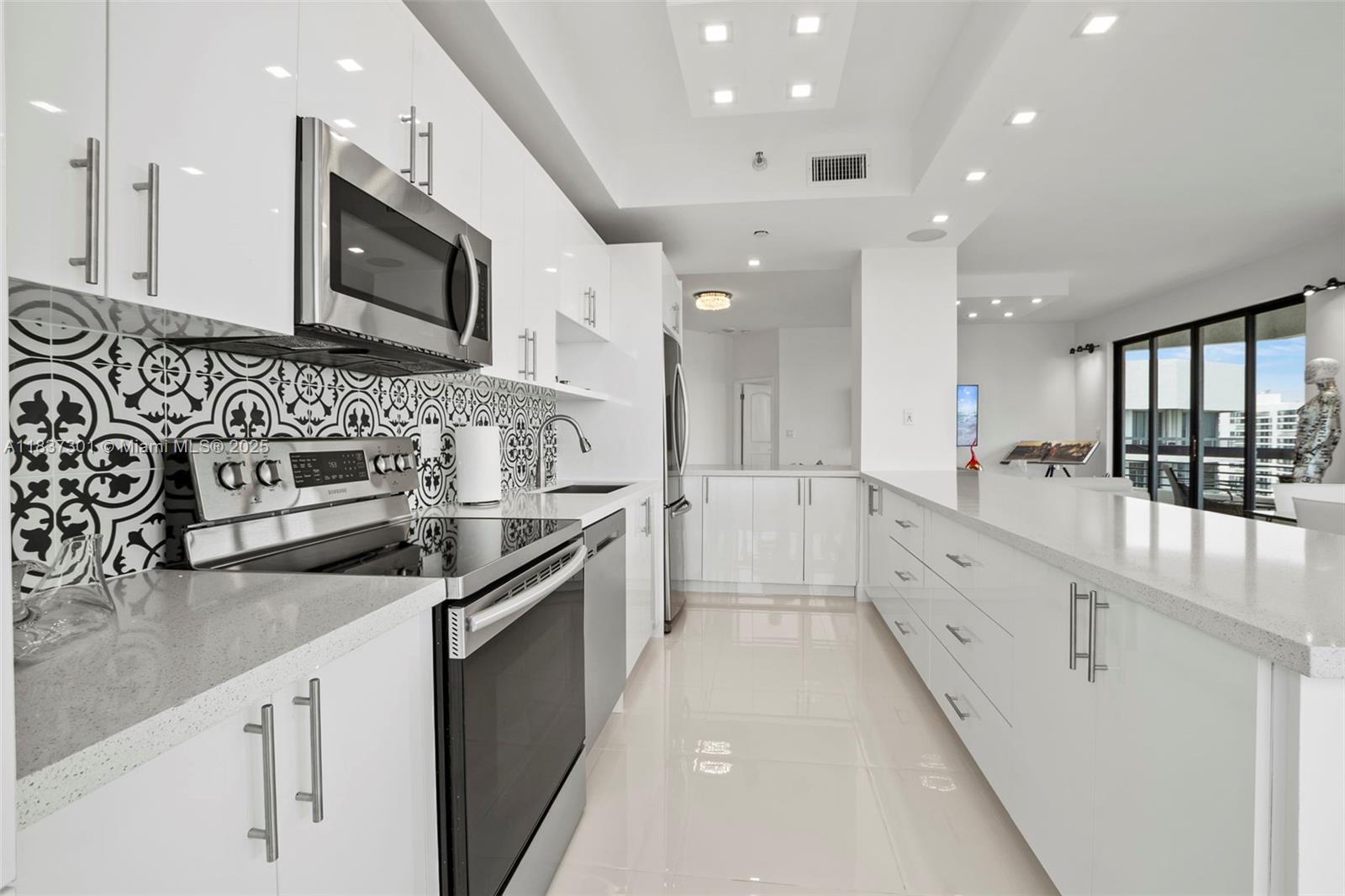 MYSTIC POINTE CONDO NO TH - Residential