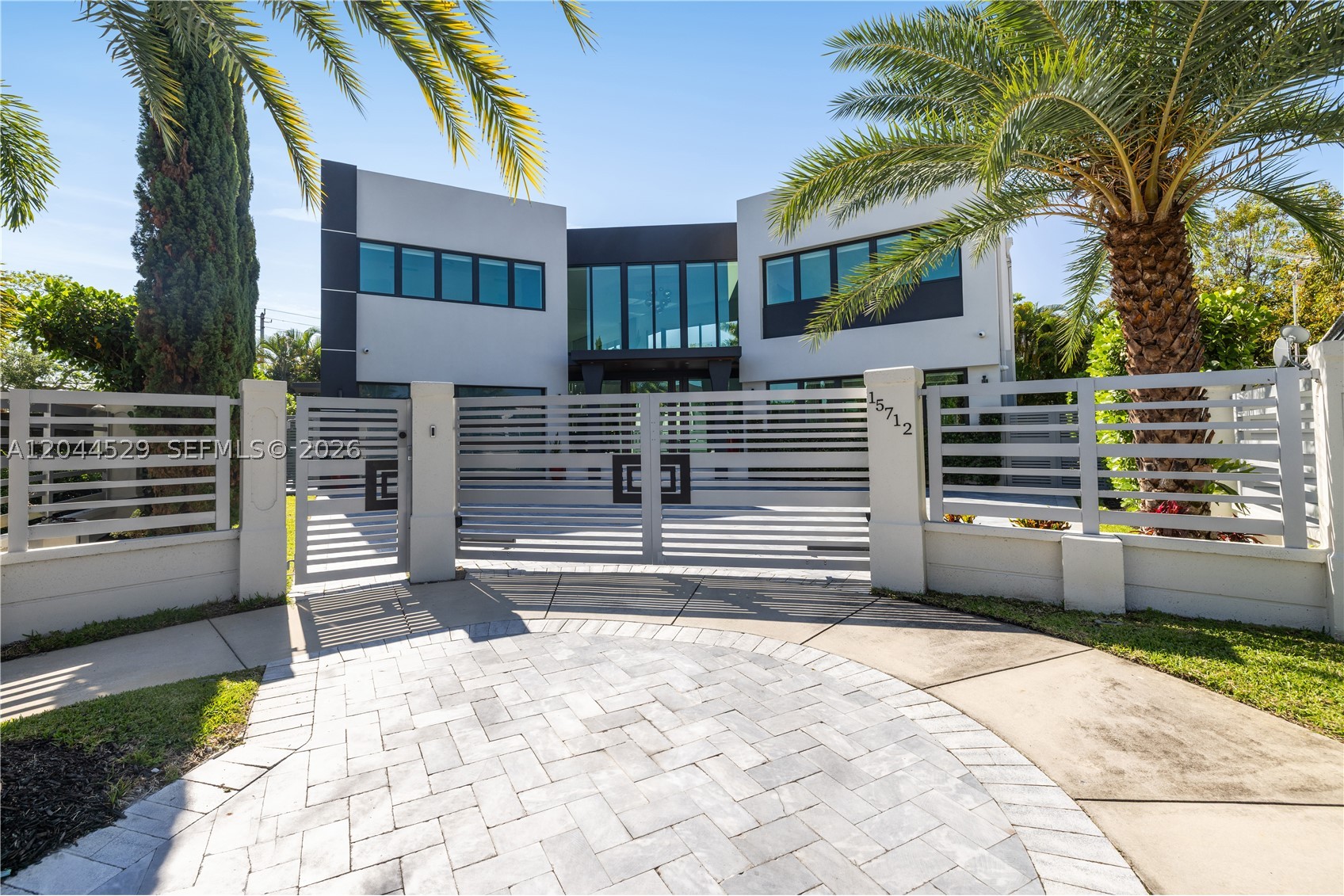 SAN DENIS ESTATES - Residential