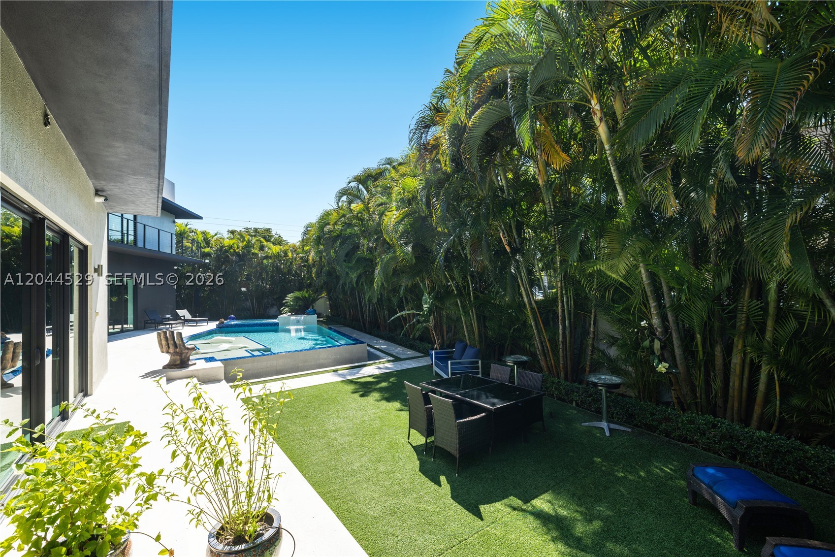 SAN DENIS ESTATES - Residential