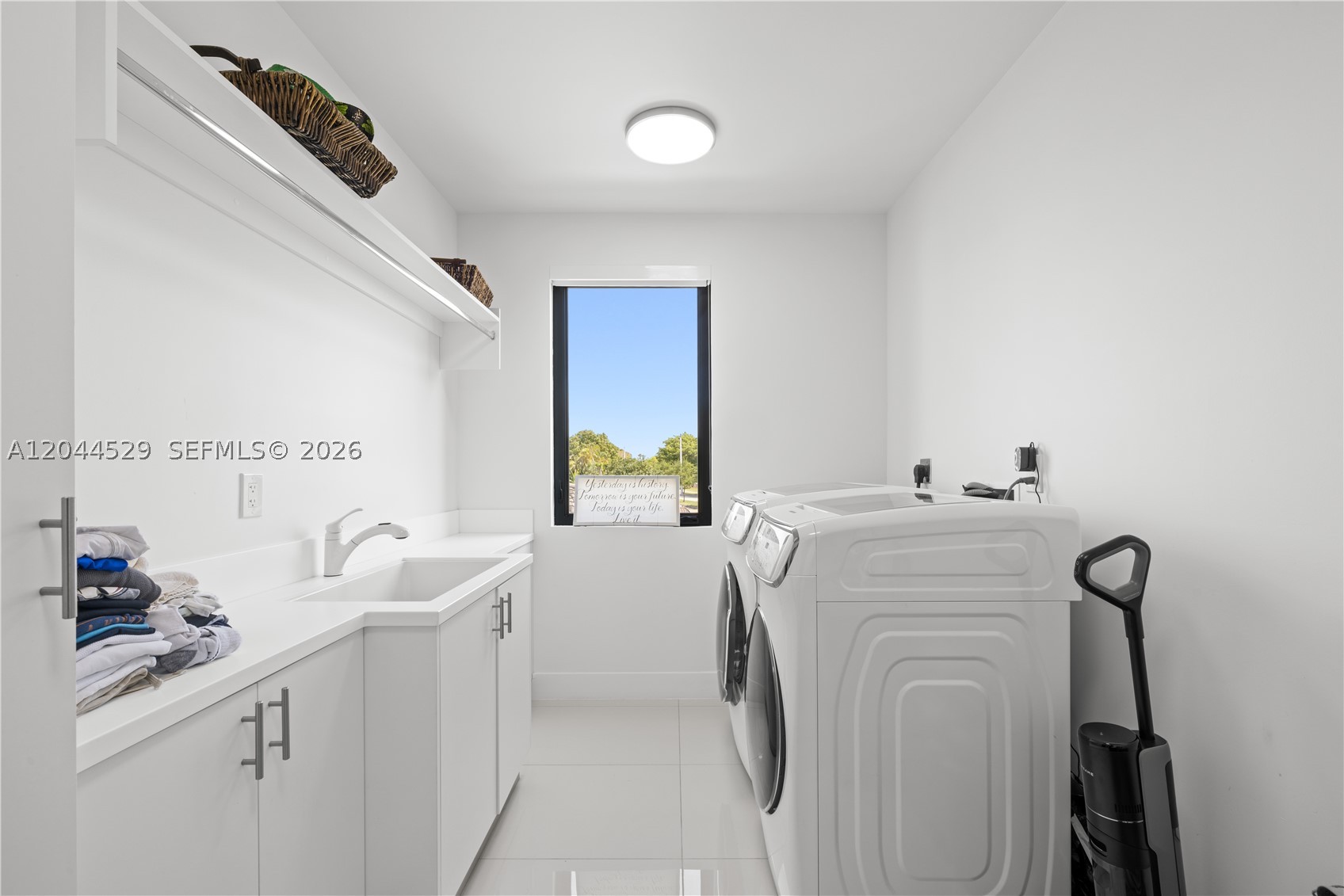 SAN DENIS ESTATES - Residential