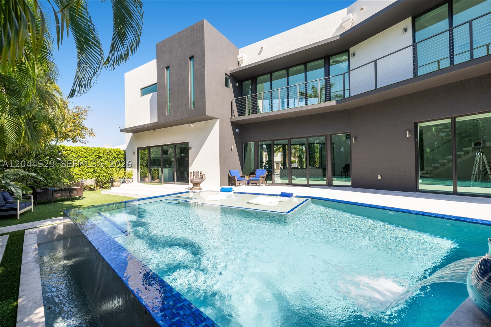 SAN DENIS ESTATES - Residential