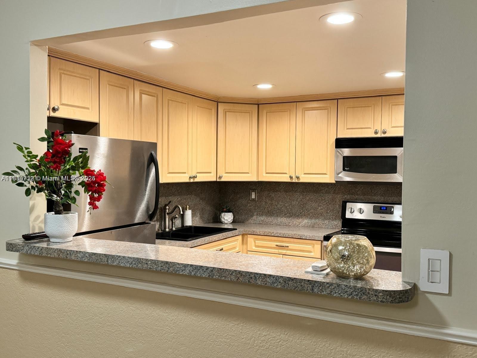 WATERGATE CONDOMINIUM NO - Residential Lease