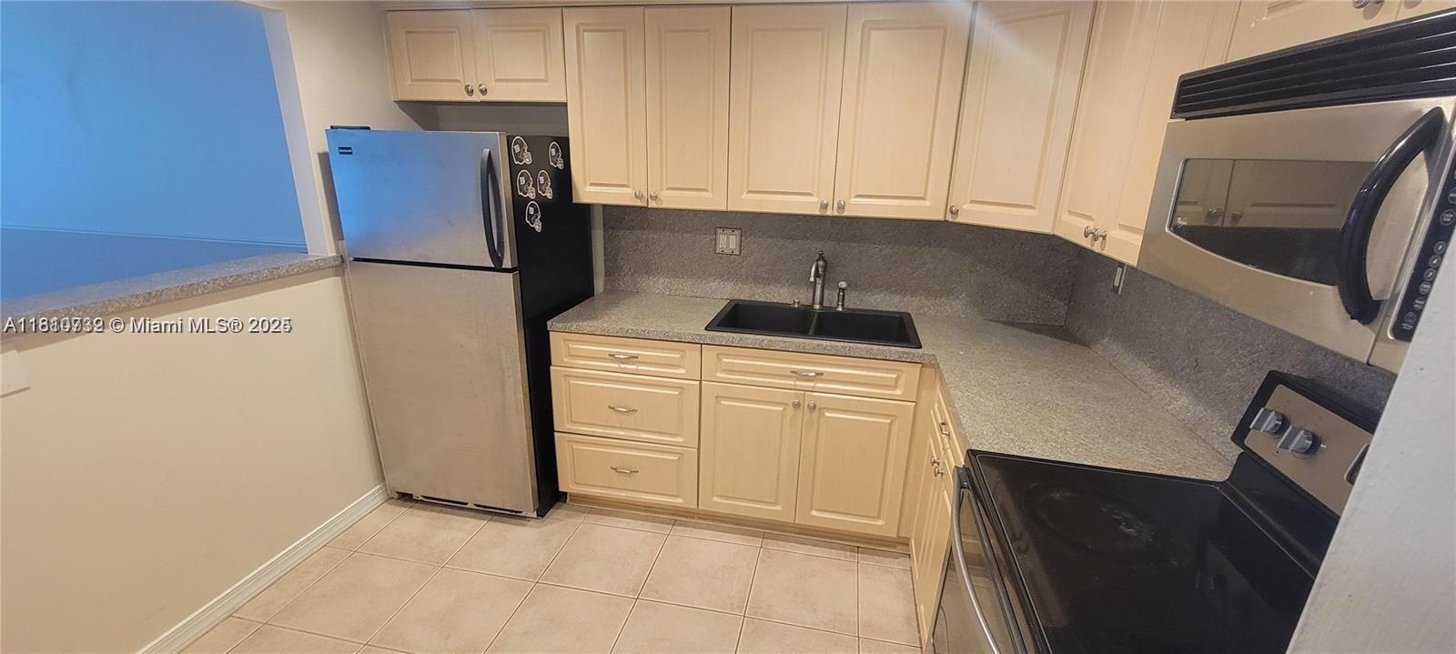 WATERGATE CONDOMINIUM NO - Residential Lease