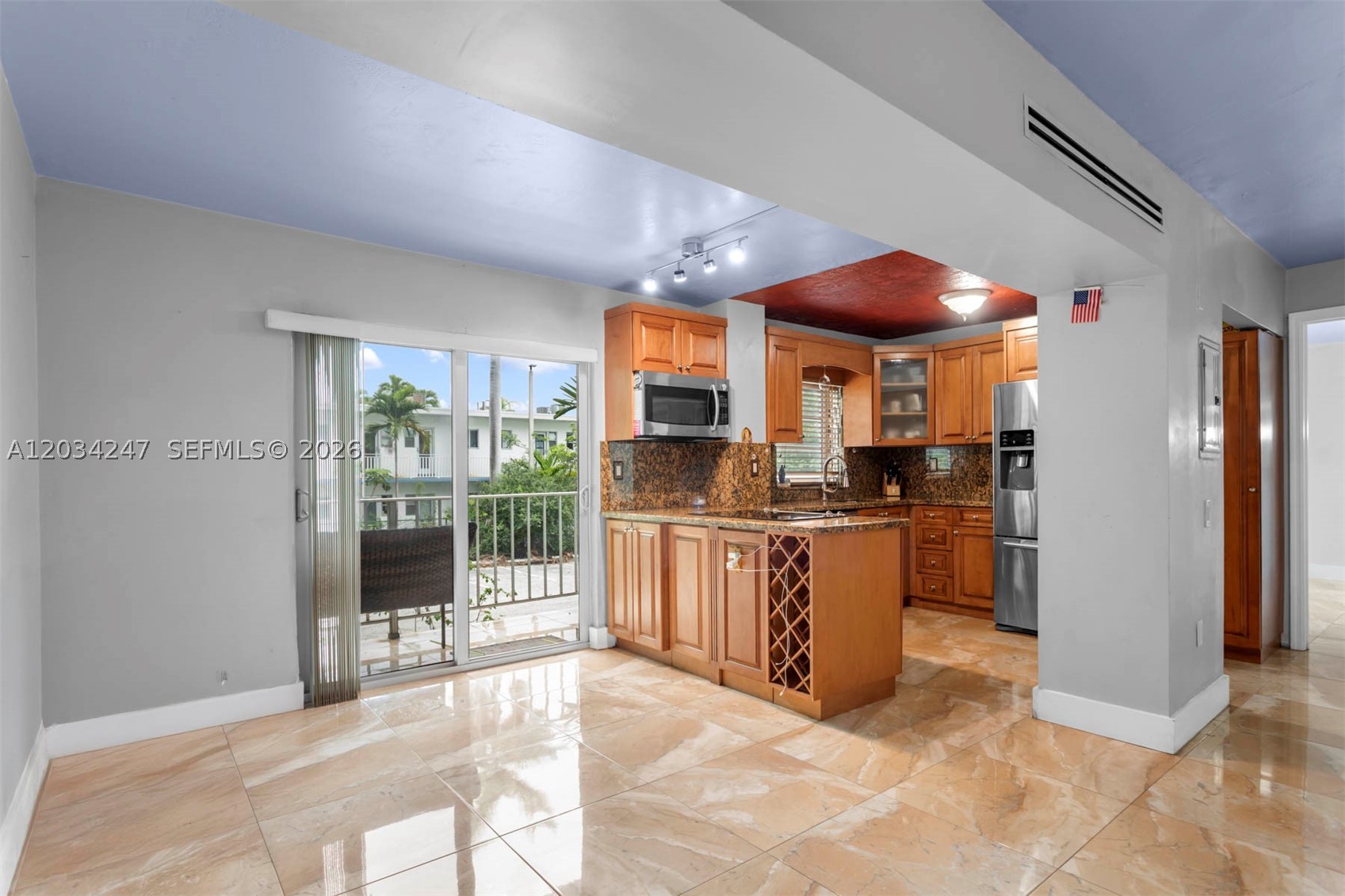 1820 JAMES AVE CONDO - Residential